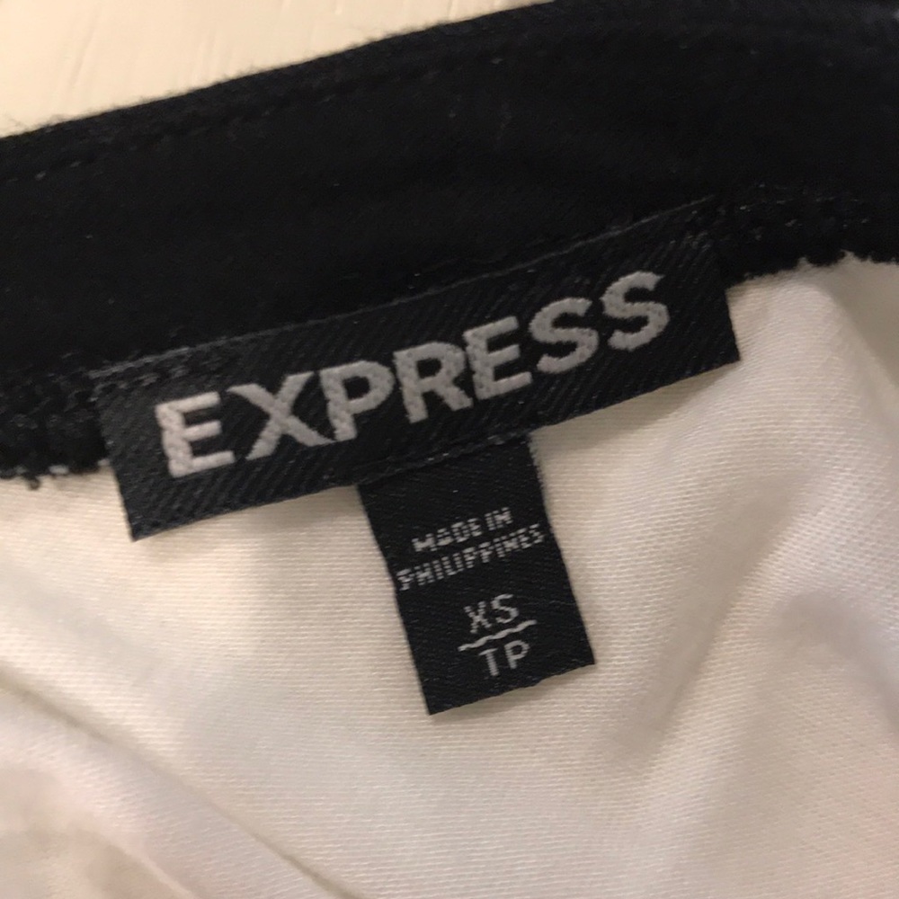 Express Tank Top - Picture 2 of 3